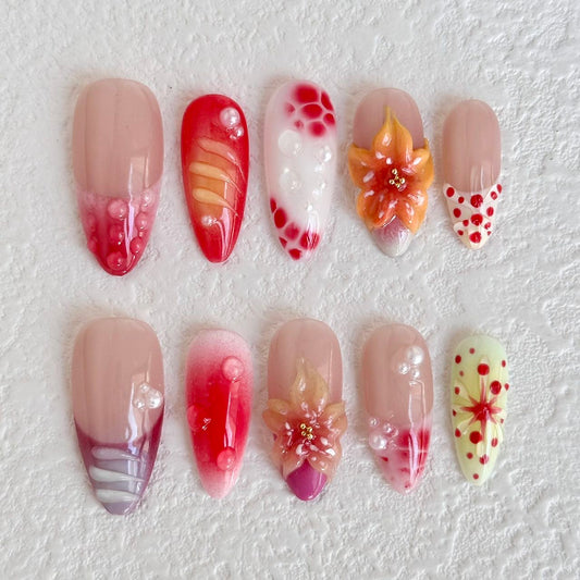 Uñas postizas con flores dulces y caprichosas