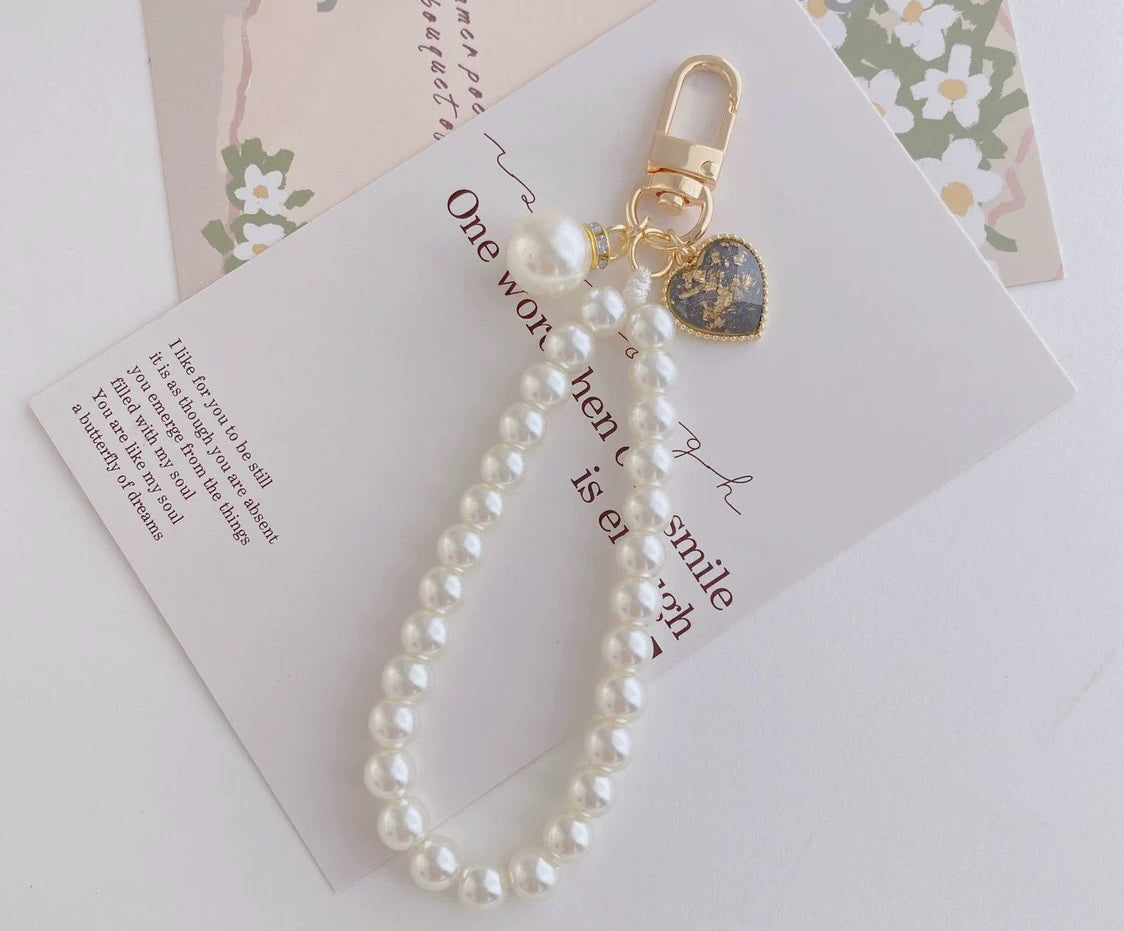 Sweetheart Pearl Elegance Phone Lanyard