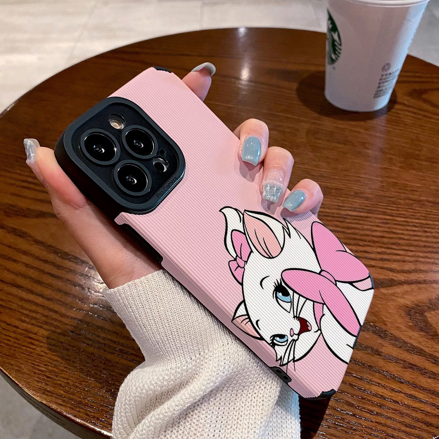 Bonita funda para teléfono con diseño de gato Marie en color rosa