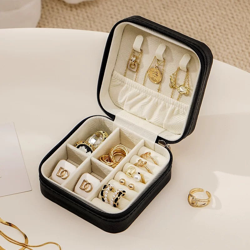 Elegante caja organizadora de joyas