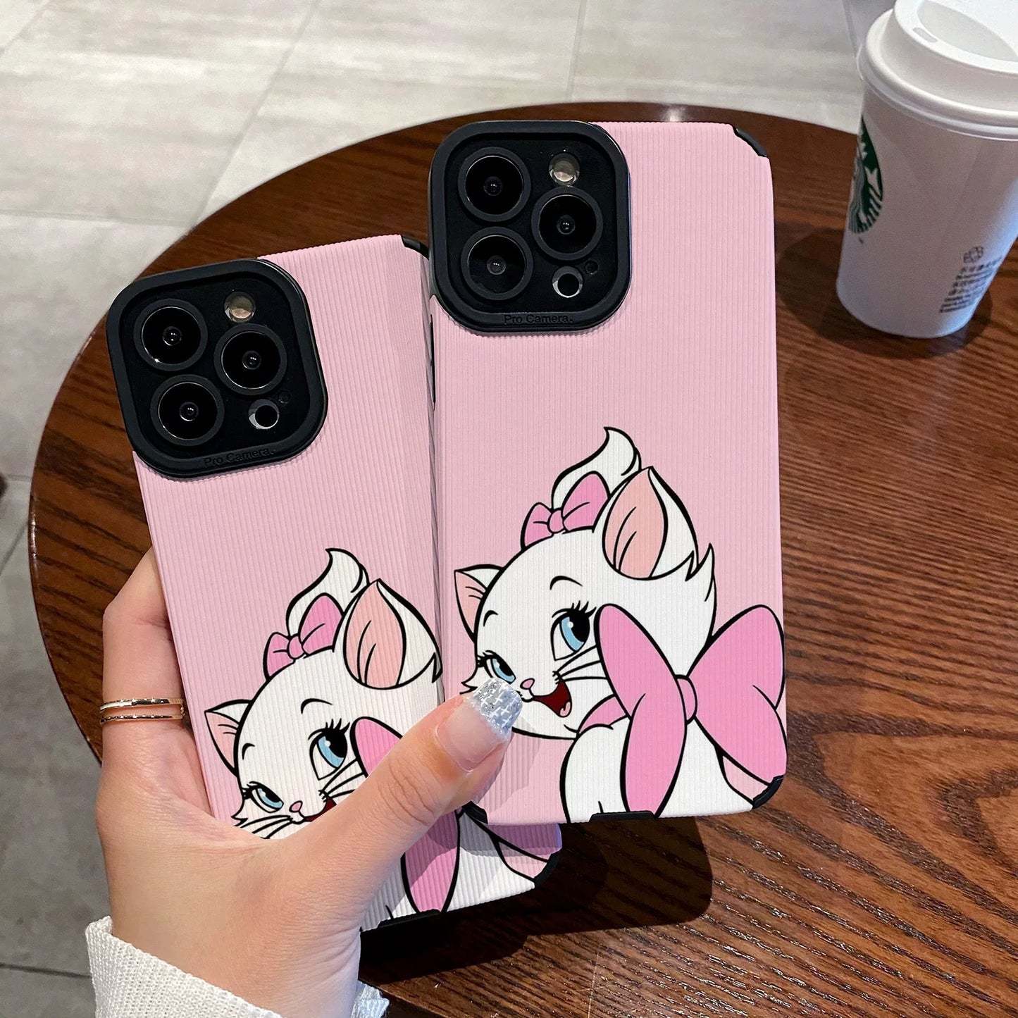 Bonita funda para teléfono con diseño de gato Marie en color rosa