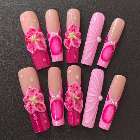 Ensemble de faux ongles à coller en 3D à motif floral rose – Design élégant et artisanal