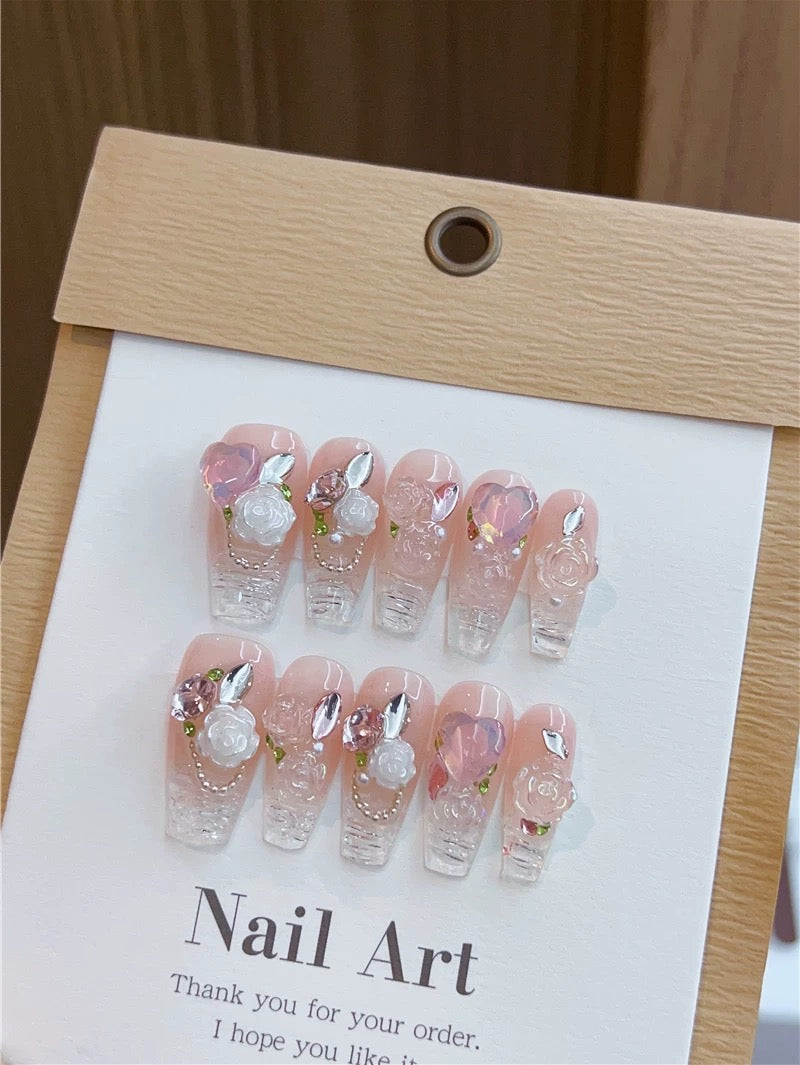 Ongles à coller au motif de rêve de jardin romantique