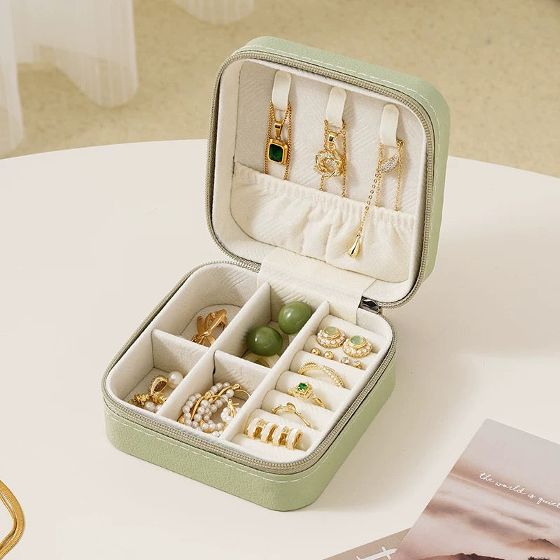 Elegante caja organizadora de joyas