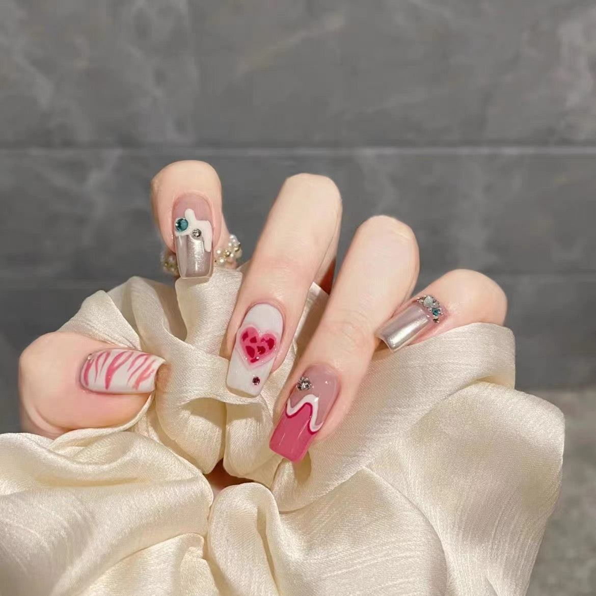 Sweetheart Blush Spirals Press-on Nails