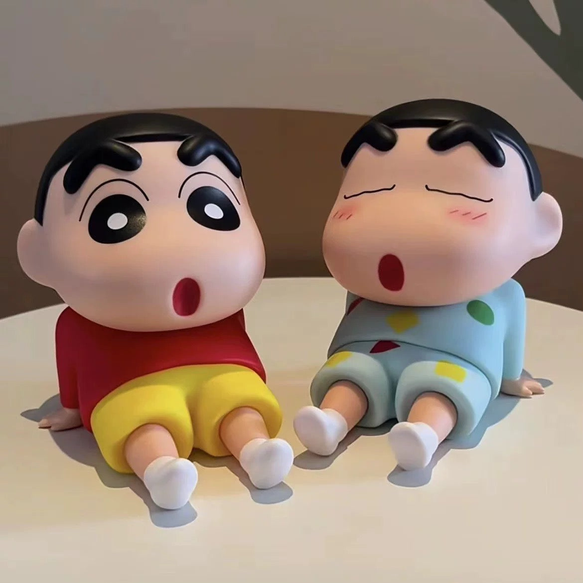 Playful Crayon Shin chan Phone Holder