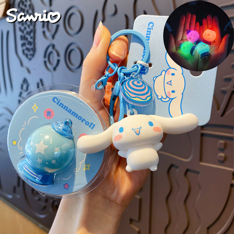 Llavero de Sanrio con el planeta brillante: bonito colgante y dije para bolso con dibujos animados