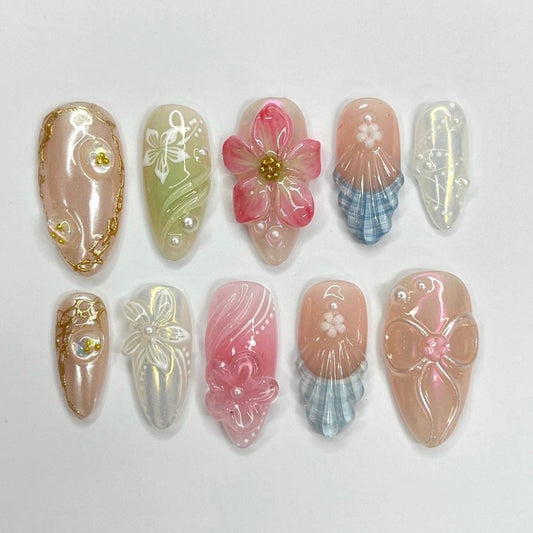 Ongles à coller avec de jolies fleurs