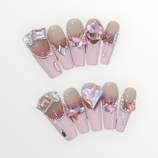 Ongles à coller en cristal rose romantique