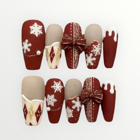 Ongles à coller avec motif de Noël enneigé