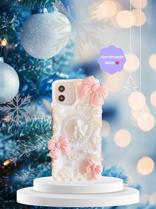 Étui de téléphone baroque rose fait main avec des accents de perles et de nœuds