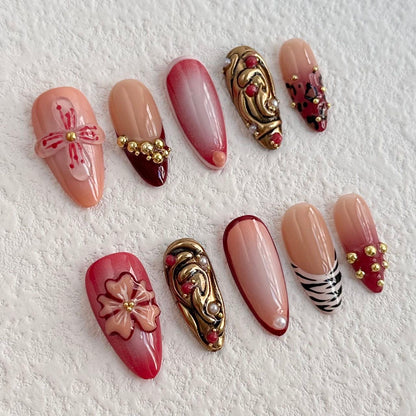 Ongles à coller luxueux à motifs floraux