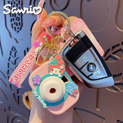 Precioso llavero con proyector de cámara de la serie Sanrio