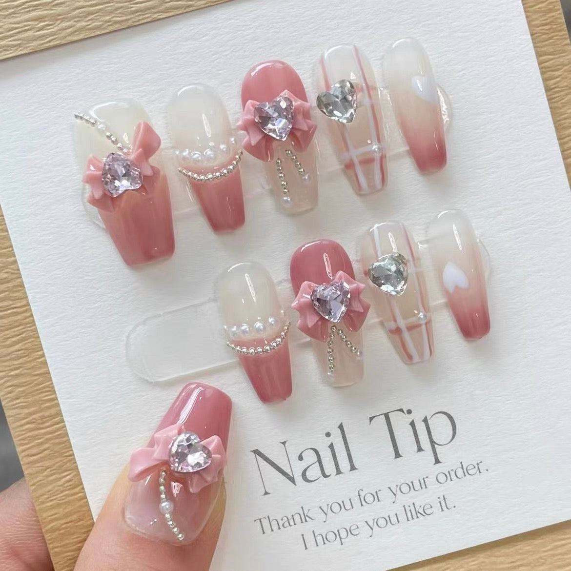 Glittering Bow Delights Press-on Nails